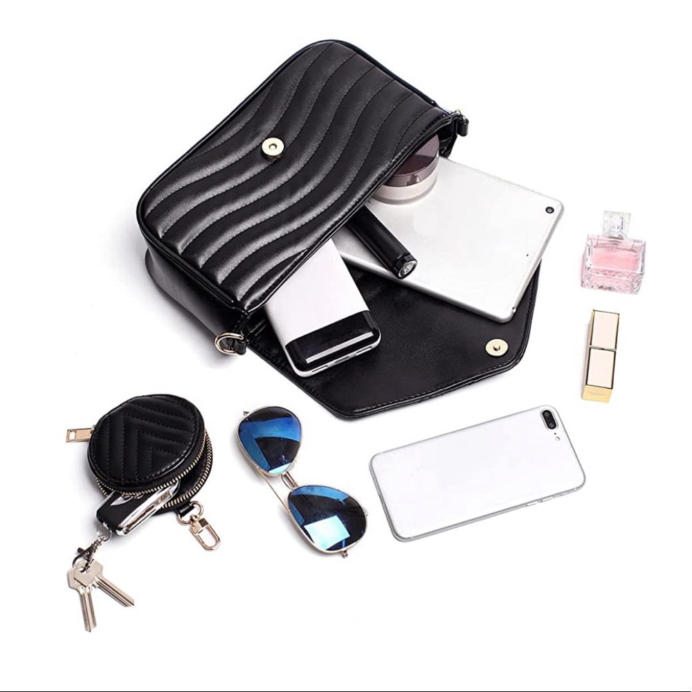 Small quilted black crossbody bag - Picture 3 of 10
